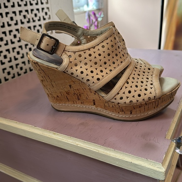 Sam Edelman - Leather wedge sandals - size 7, cream color - Picture 3 of 5